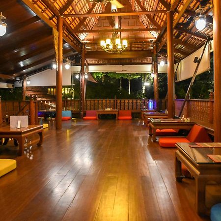 Sugar Hut Resort & Restaurant Pattaya Exterior photo