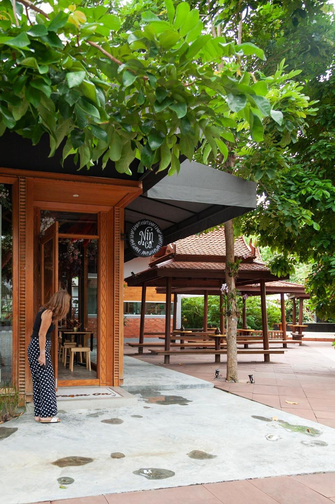 Sugar Hut Resort & Restaurant Pattaya Exterior photo