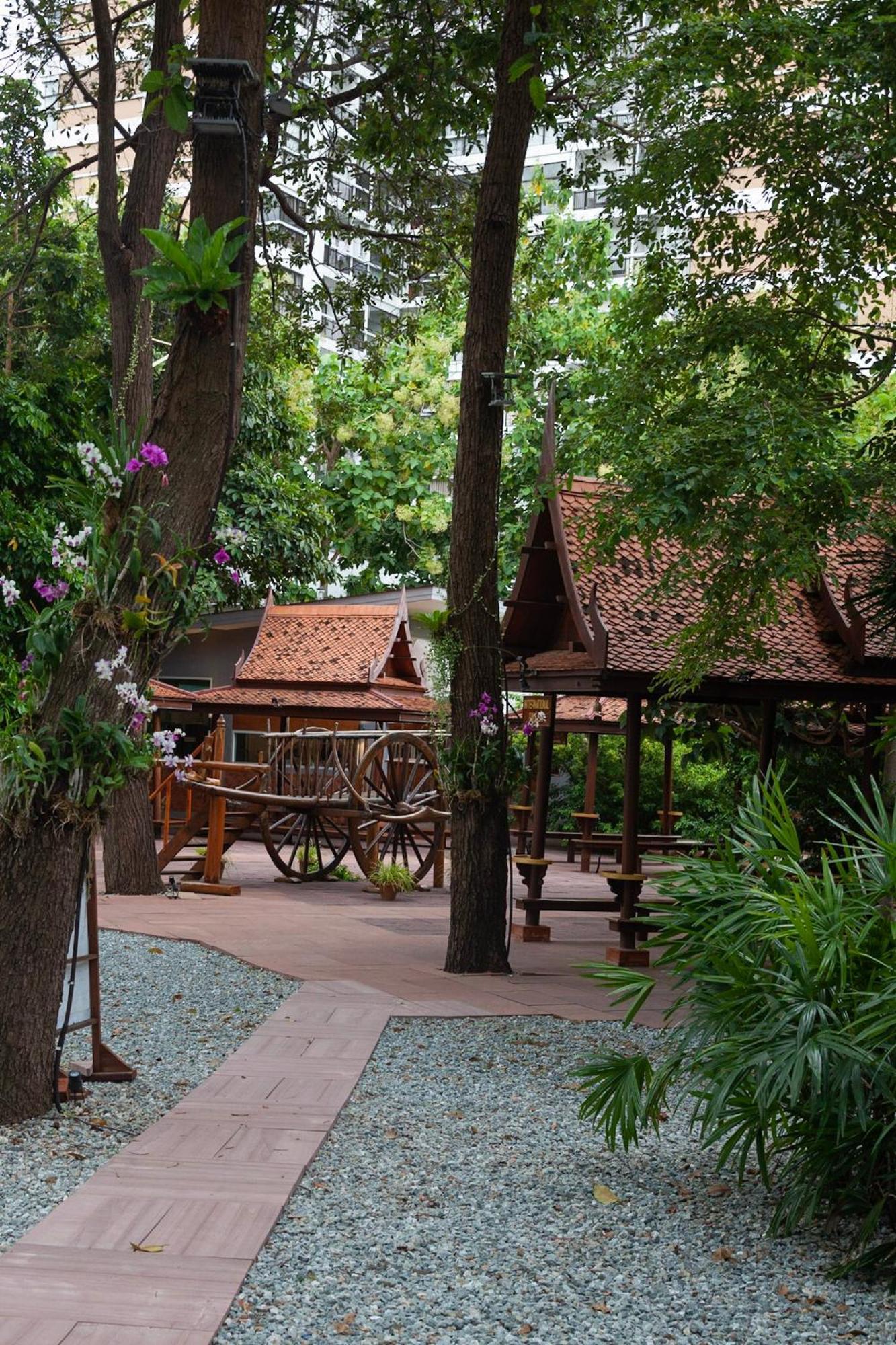 Sugar Hut Resort & Restaurant Pattaya Exterior photo