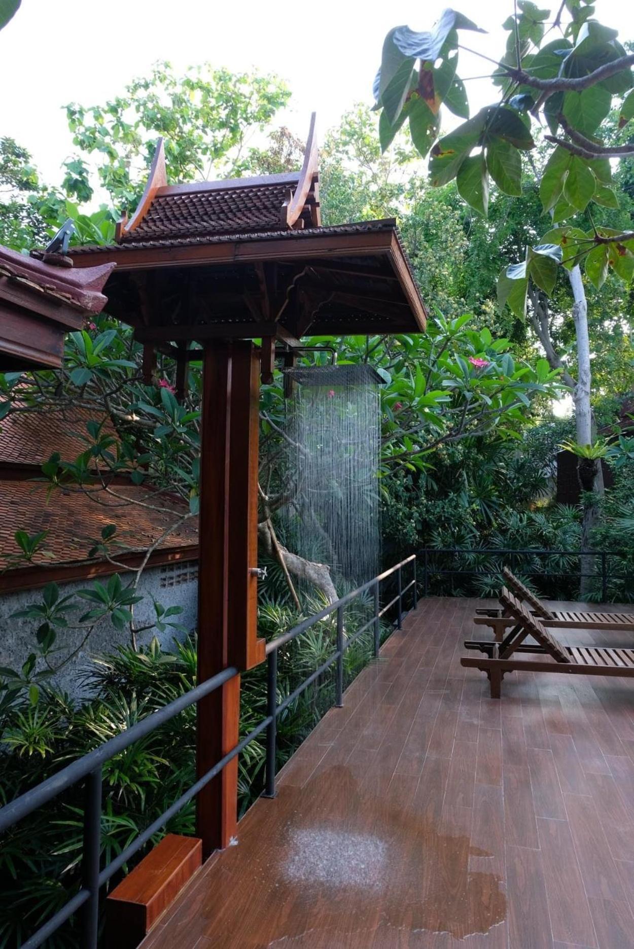 Sugar Hut Resort & Restaurant Pattaya Exterior photo
