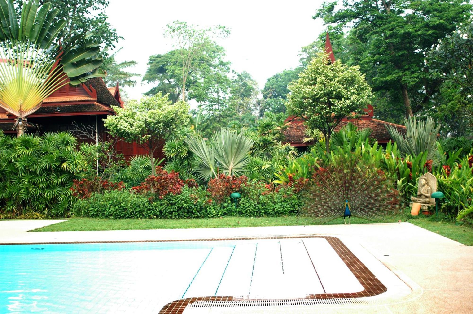 Sugar Hut Resort & Restaurant Pattaya Exterior photo