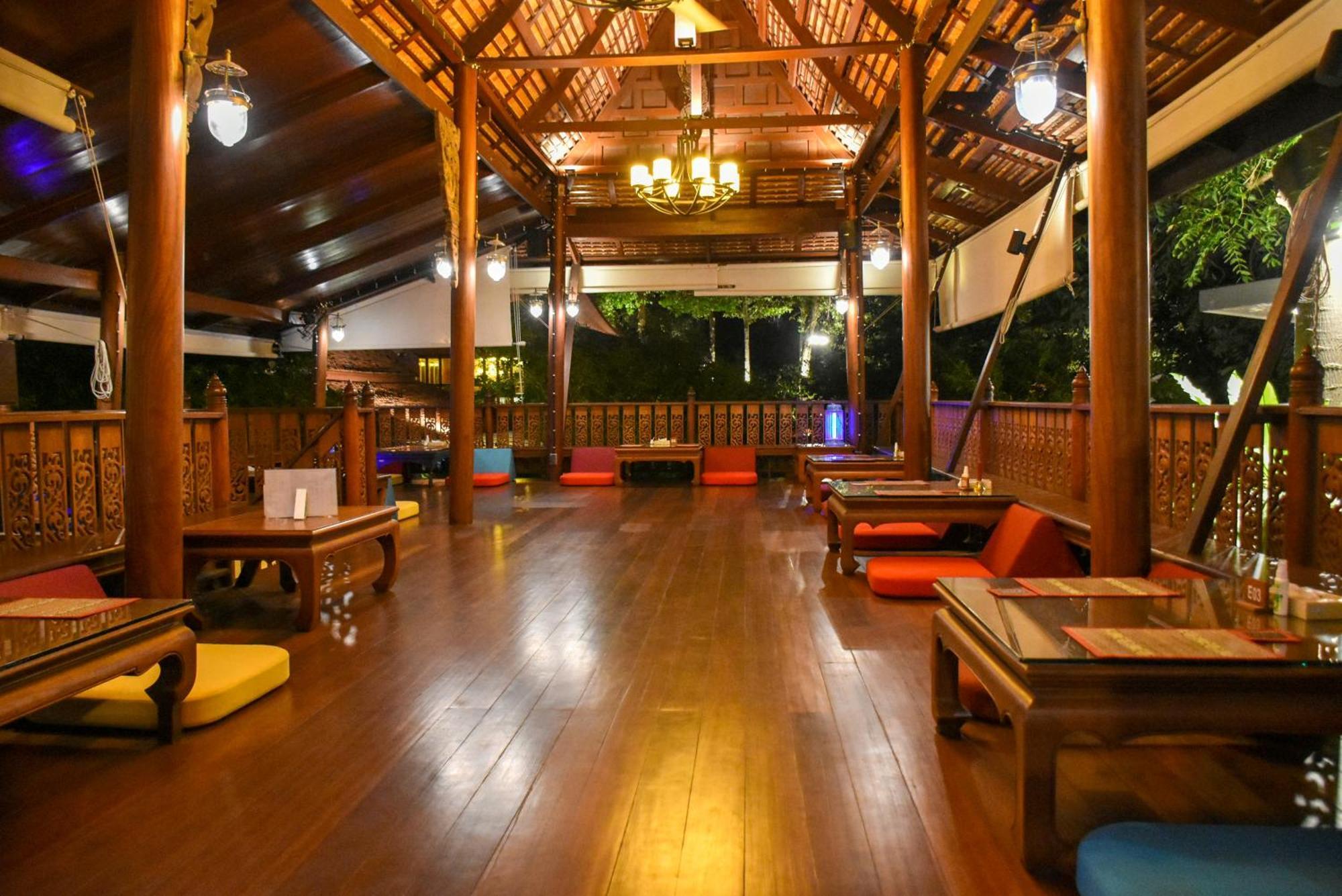 Sugar Hut Resort & Restaurant Pattaya Exterior photo