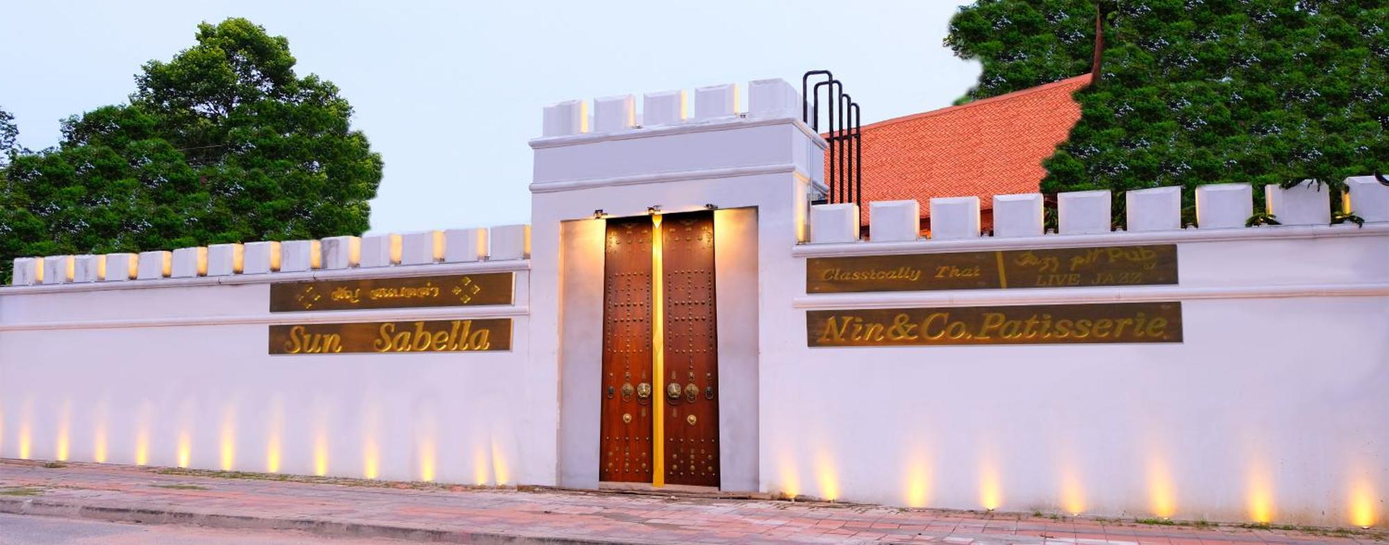 Sugar Hut Resort & Restaurant Pattaya Exterior photo