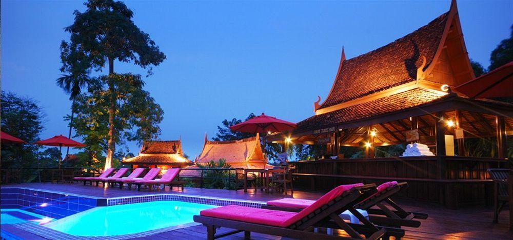Sugar Hut Resort & Restaurant Pattaya Exterior photo