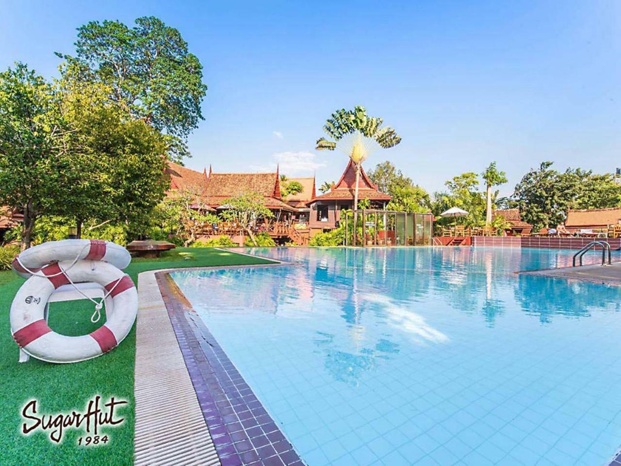 Sugar Hut Resort & Restaurant Pattaya Exterior photo